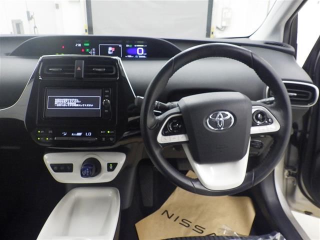 2017 Toyota Prius A auction photo 5