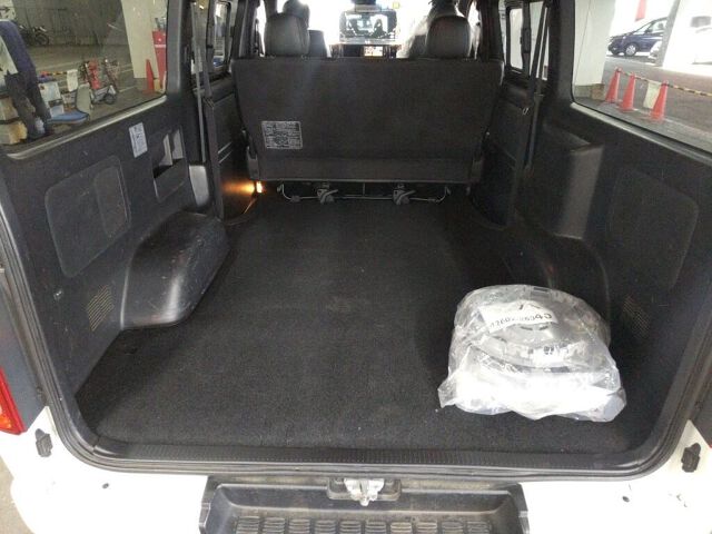 2021 Toyota Hiace LスーパーGLダーク2 auction photo 3