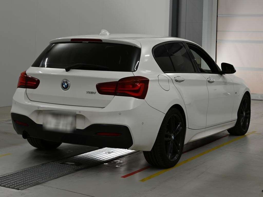 2018 BMW 1 Series 118i Mスポエディションシャド auction photo 2