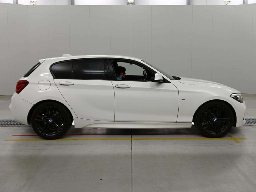 2018 BMW 1 Series 118i Mスポエディションシャド auction photo 3