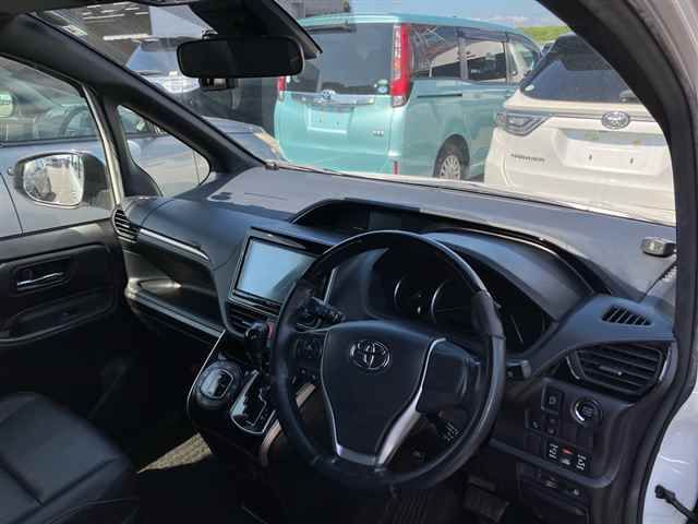 2017 Toyota Esquire Giブラックテーラード auction photo 3