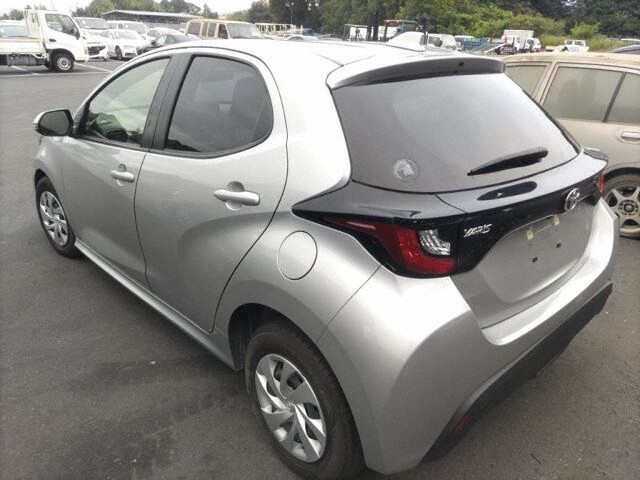 2023 Toyota Yaris X auction photo 2