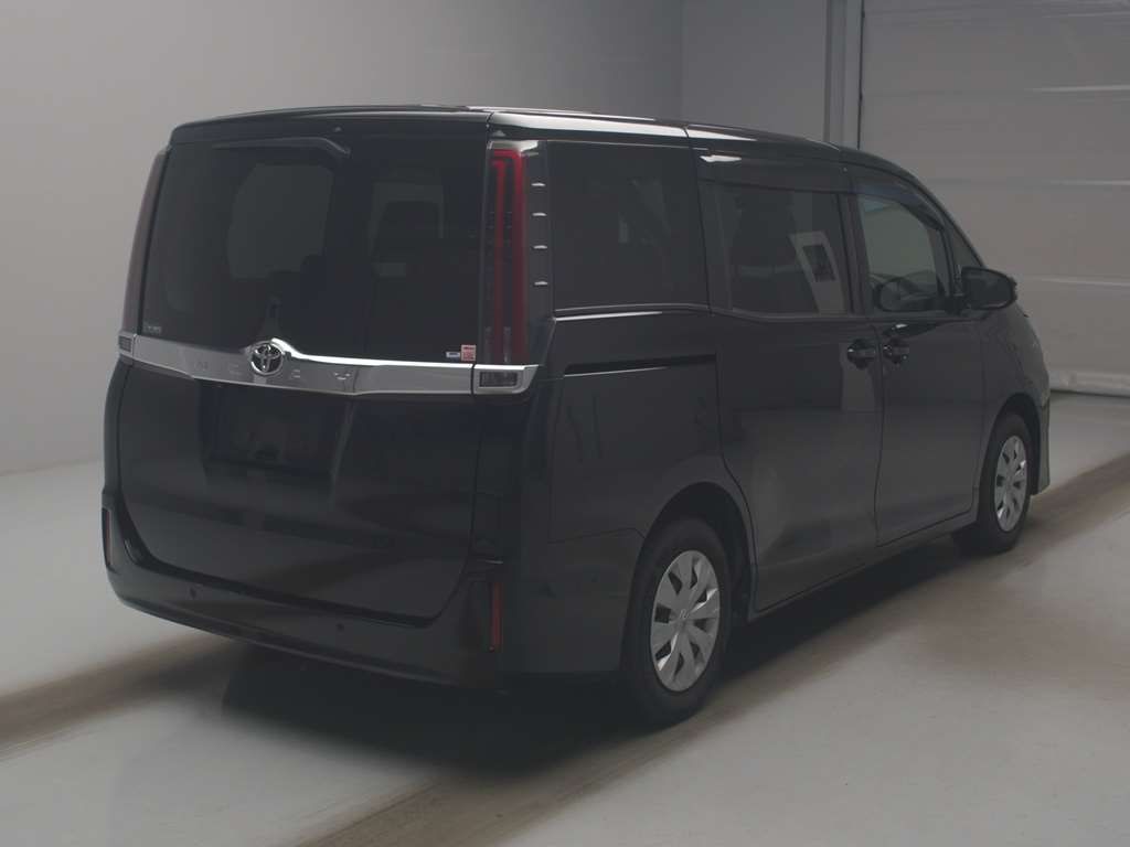 2021 Toyota Noah X auction photo 2
