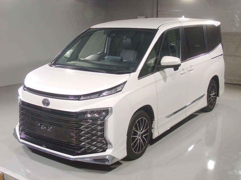 Japan Auction Vehicles 4 2023 Toyota Voxy S-Z auction photo
