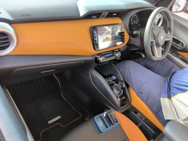 2021 Nissan Kicks X Two-Tone Interior Edition auction photo 3