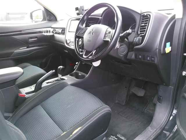 2016 Mitsubishi Outlander 4WD 24Gセーフティパッケージ auction photo 3