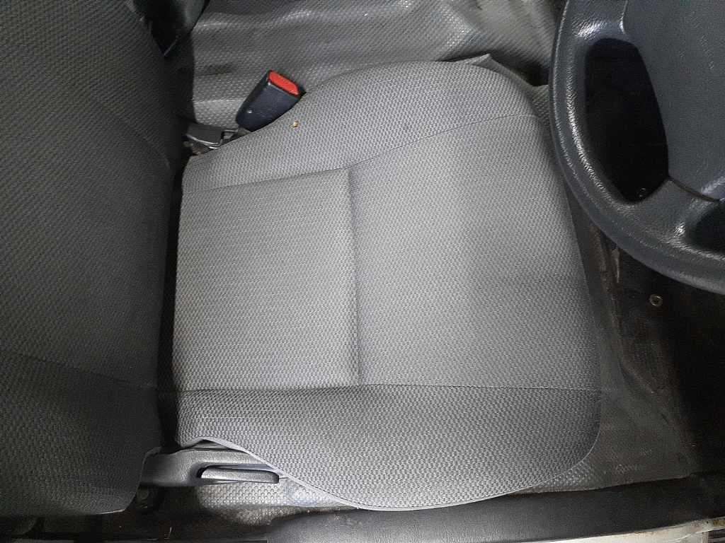 2010 Toyota Hiace スーパーロングDX 4WD auction photo 8