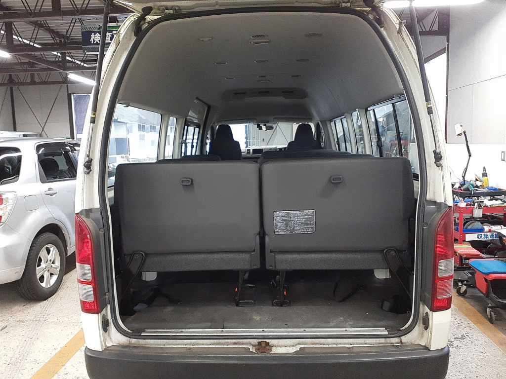2010 Toyota Hiace スーパーロングDX 4WD auction photo 11