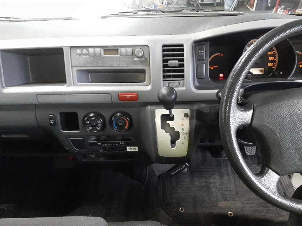 2010 Toyota Hiace スーパーロングDX 4WD auction photo 9