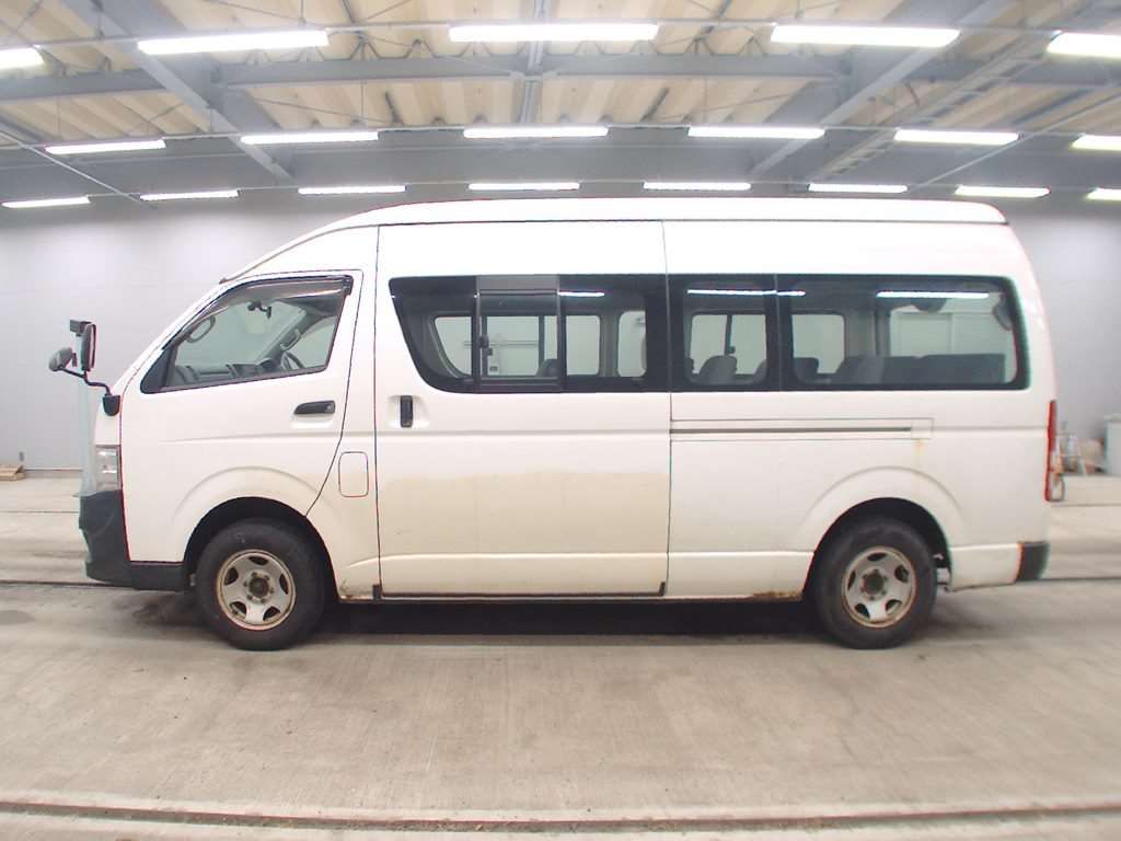 2010 Toyota Hiace スーパーロングDX 4WD auction photo 4
