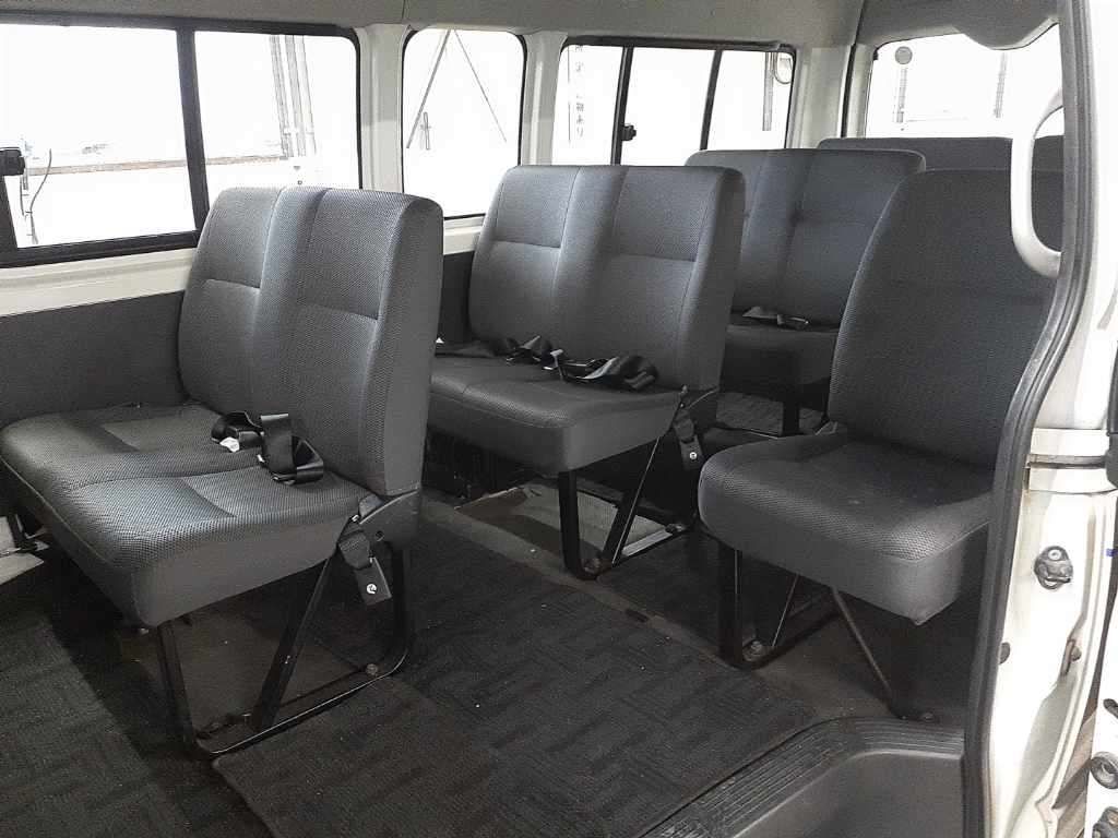 2010 Toyota Hiace スーパーロングDX 4WD auction photo 10