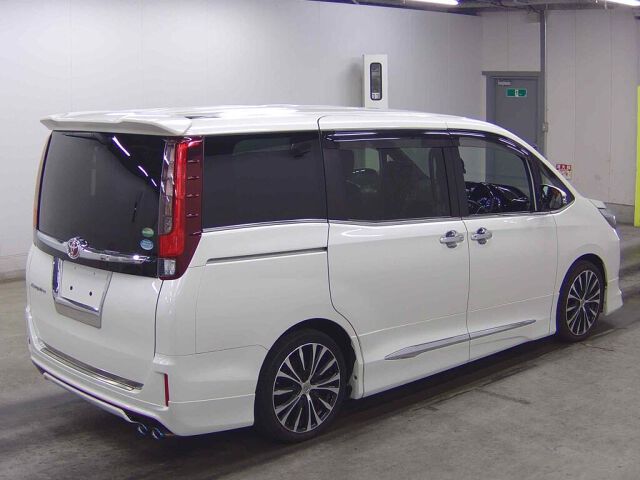 2015 Toyota Esquire GI auction photo 5
