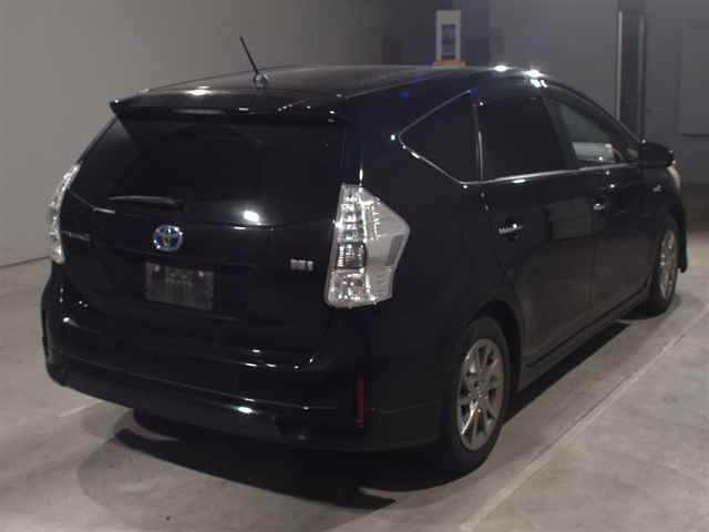 2013 Toyota Prius Alpha Sチューンブラック auction photo 2