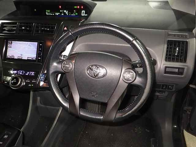 2013 Toyota Prius Alpha Sチューンブラック auction photo 8