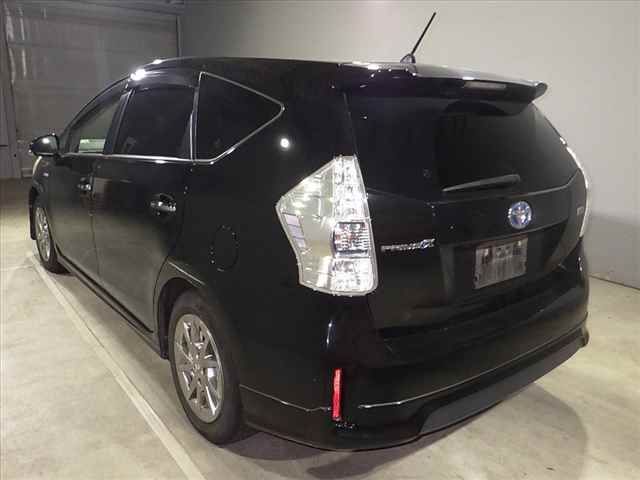 2013 Toyota Prius Alpha Sチューンブラック auction photo 4