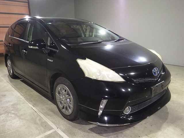 2013 Toyota Prius Alpha Sチューンブラック auction photo 3