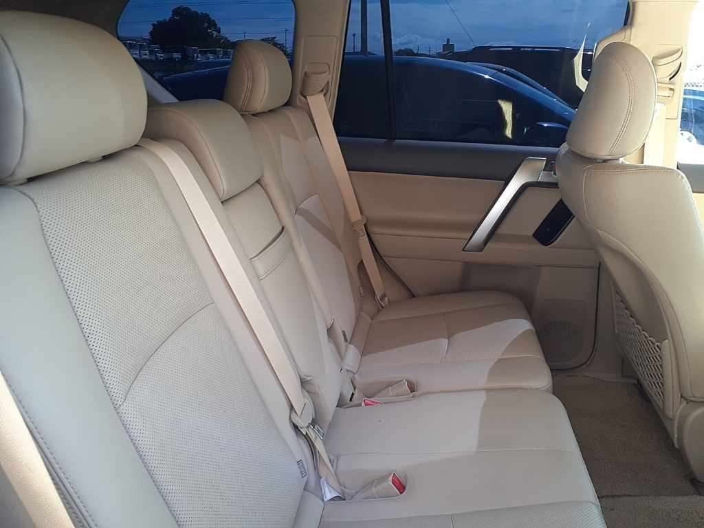 2022 Toyota Land Cruiser Prado TXL Package Matte Bra 4WD auction photo 11