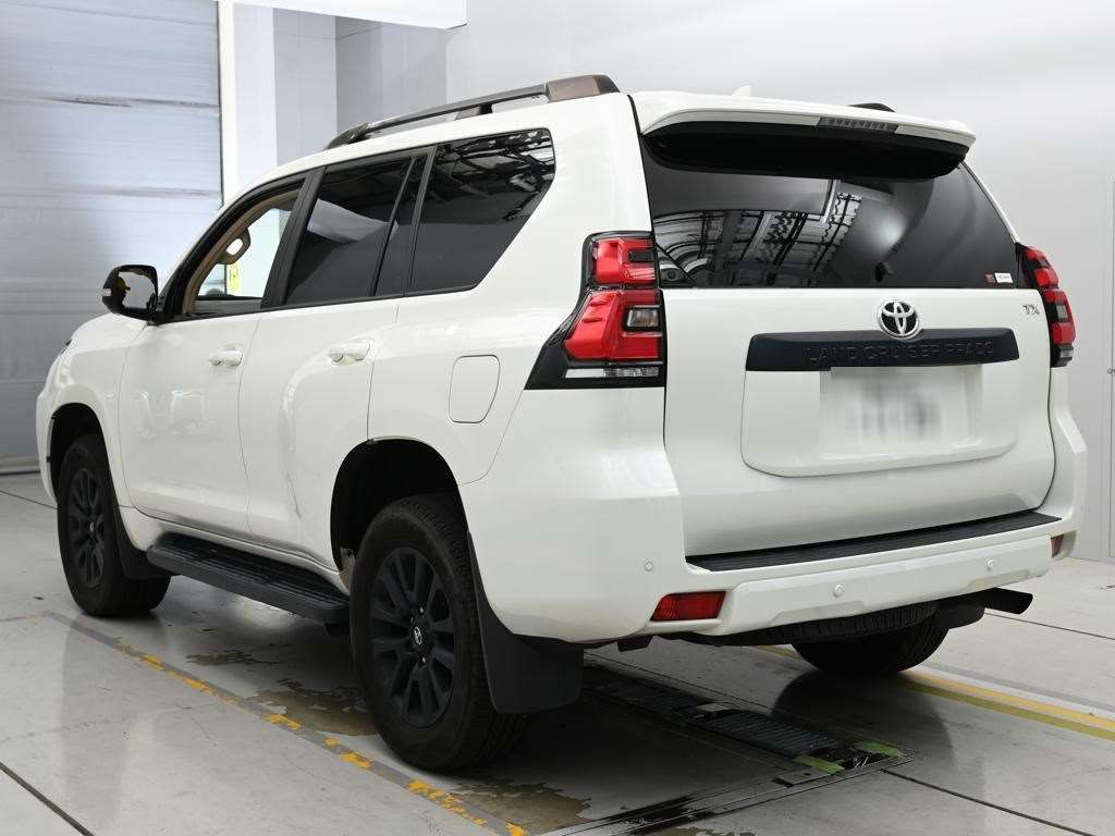 2022 Toyota Land Cruiser Prado TXL Package Matte Bra 4WD auction photo 6