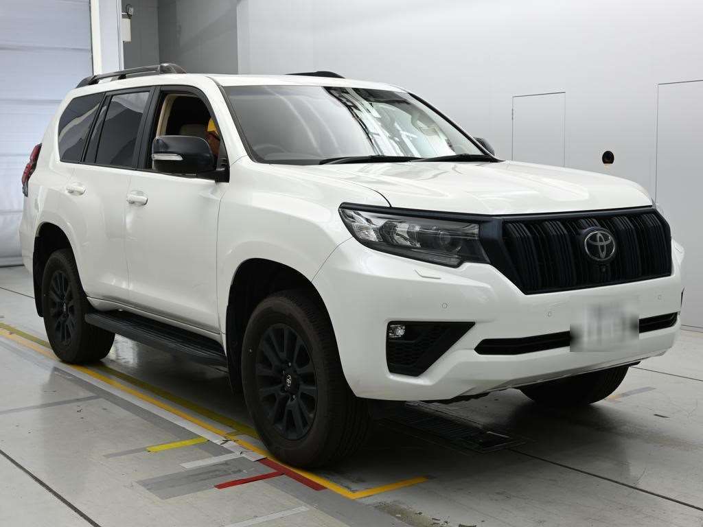 2022 Toyota Land Cruiser Prado TXL Package Matte Bra 4WD auction photo 5
