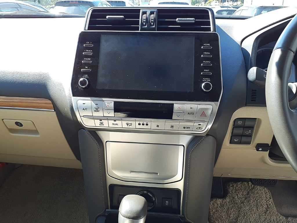 2022 Toyota Land Cruiser Prado TXL Package Matte Bra 4WD auction photo 12