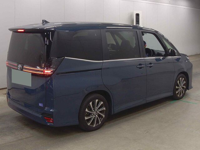 2024 Toyota Voxy S-Z auction photo 5