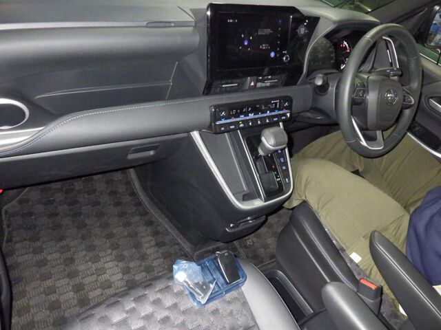 2024 Toyota Voxy S-Z auction photo 3