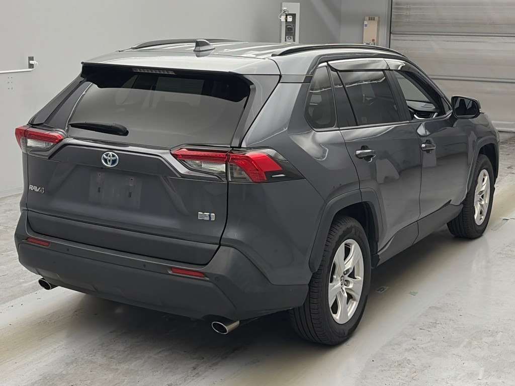 2021 Toyota RAV4 Hybrid X 4WD auction photo 2
