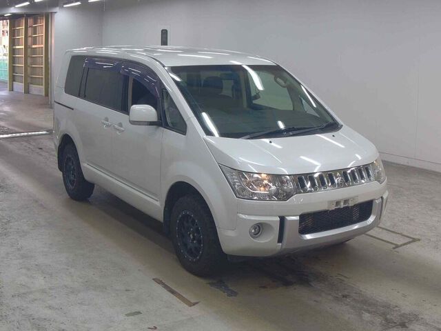 2017 Mitsubishi Delica D:5 Dパワーパッケージ 4WD Japan auction vehicle