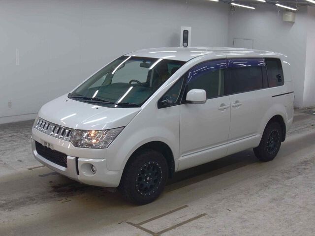 2017 Mitsubishi Delica D:5 Dパワーパッケージ 4WD auction photo 4