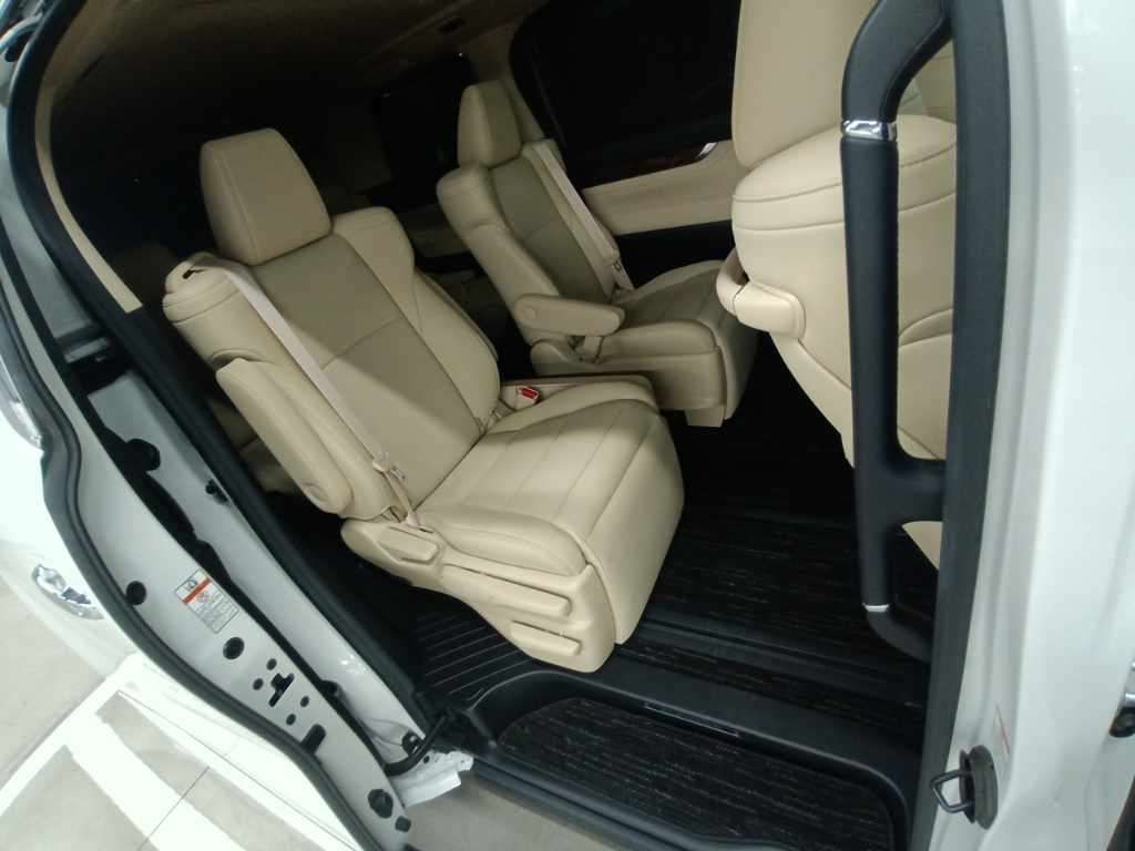 2021 Toyota Alphard 2.5G auction photo 12