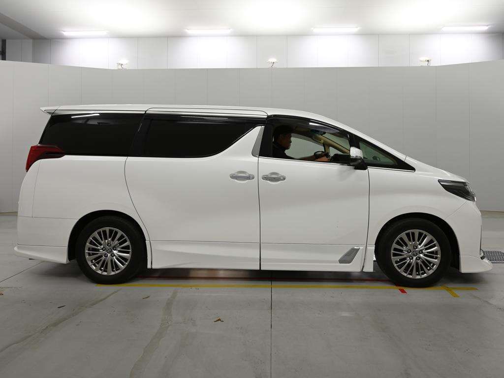 2021 Toyota Alphard 2.5G auction photo 3