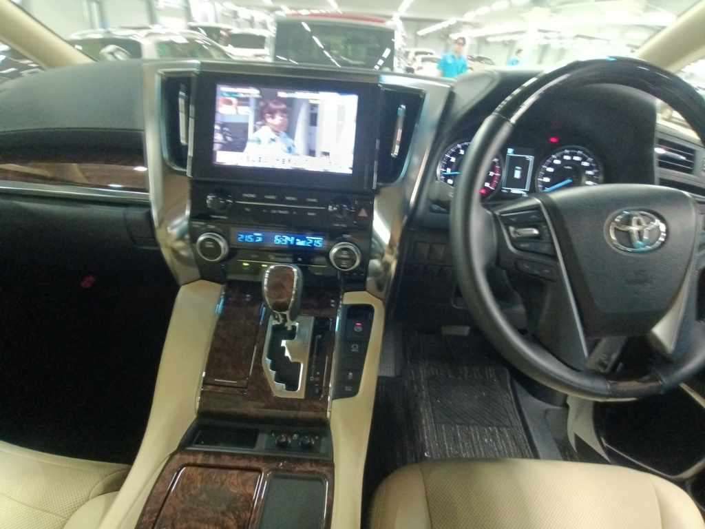 2021 Toyota Alphard 2.5G auction photo 11