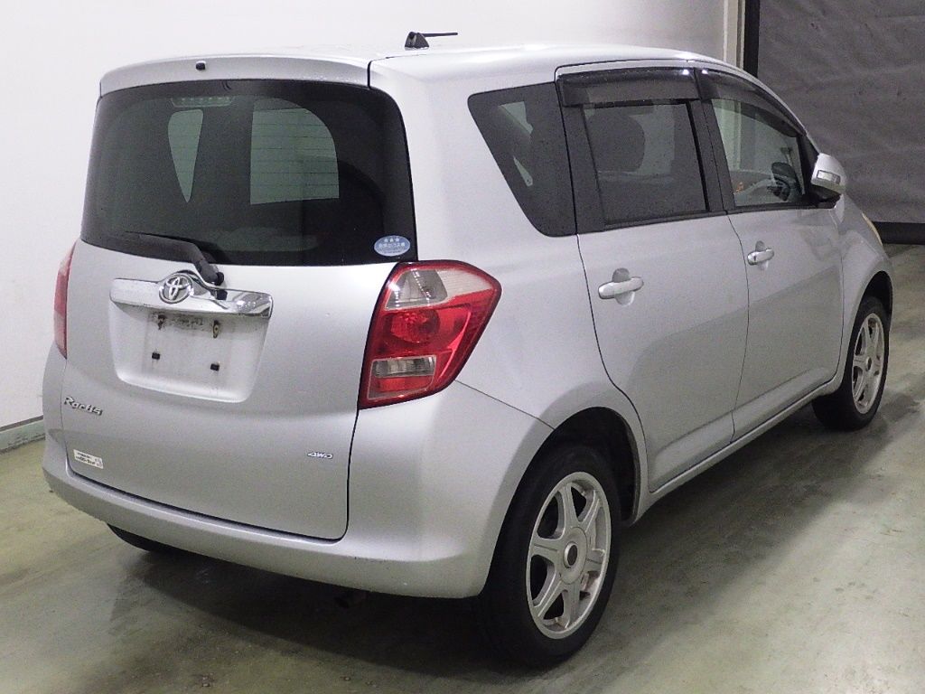 2007 Toyota Ractis 4WD X auction photo 2