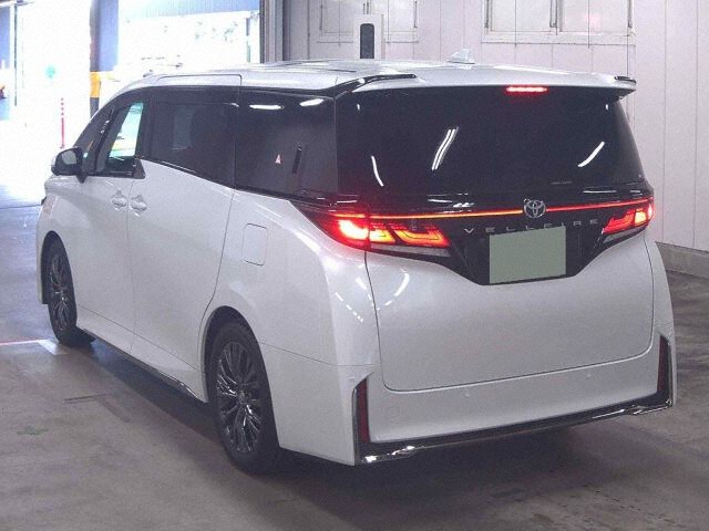 2025 Toyota Vellfire Z Premier auction photo 2