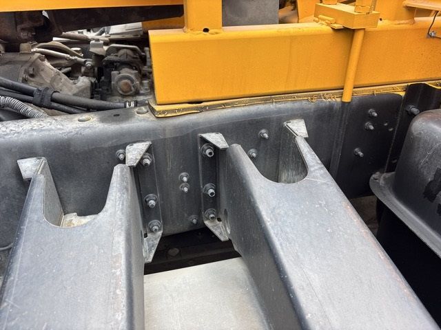2005 Isuzu Giga ミキサー auction photo 10