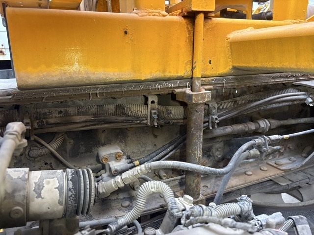 2005 Isuzu Giga ミキサー auction photo 16