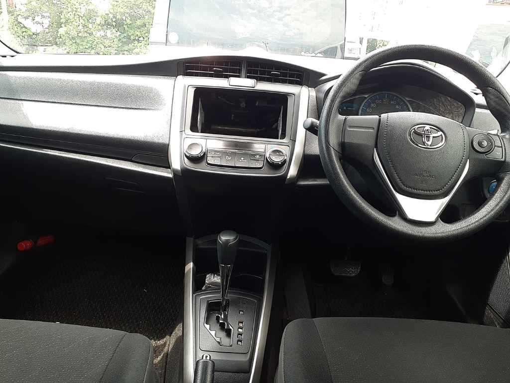 2021 Toyota Corolla Fielder ハイブリッド EX auction photo 9