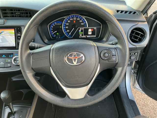 2023 Toyota Corolla Axio Hybrid EX auction photo 3