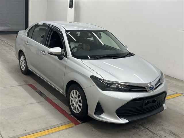 2023 Toyota Corolla Axio Hybrid EX Japan auction vehicle