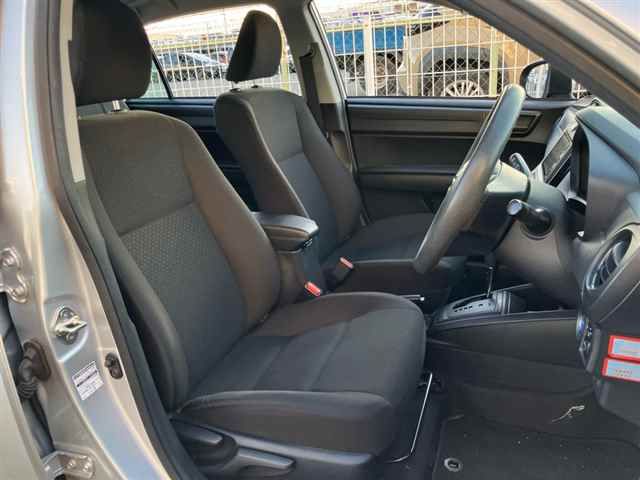 2023 Toyota Corolla Axio Hybrid EX auction photo 7