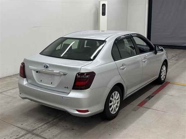 2023 Toyota Corolla Axio Hybrid EX auction photo 5