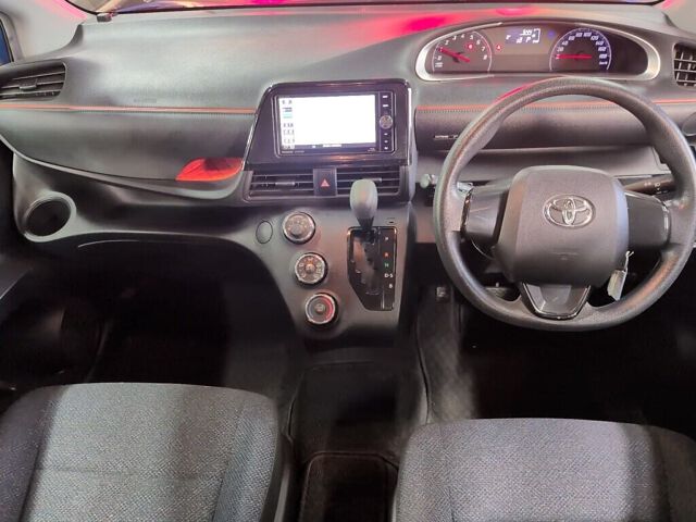 2017 Toyota Sienta X Vパッケージ auction photo 3