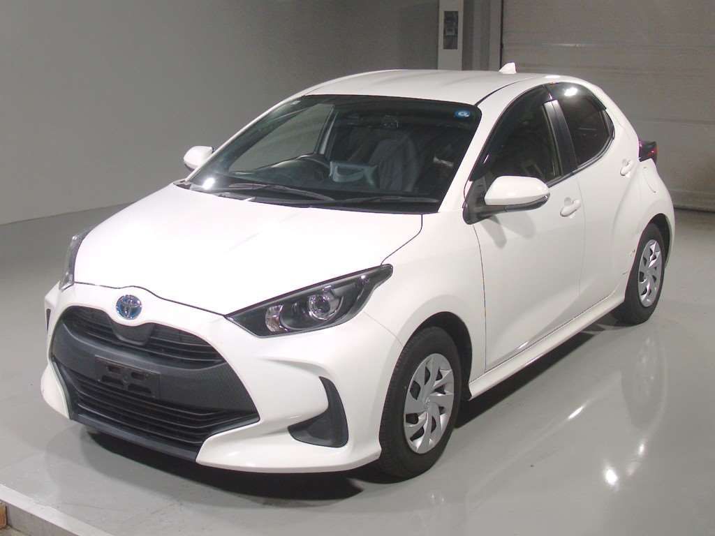Japan Auction Vehicles 4 2021 Toyota Yaris ハイブリッドX auction photo