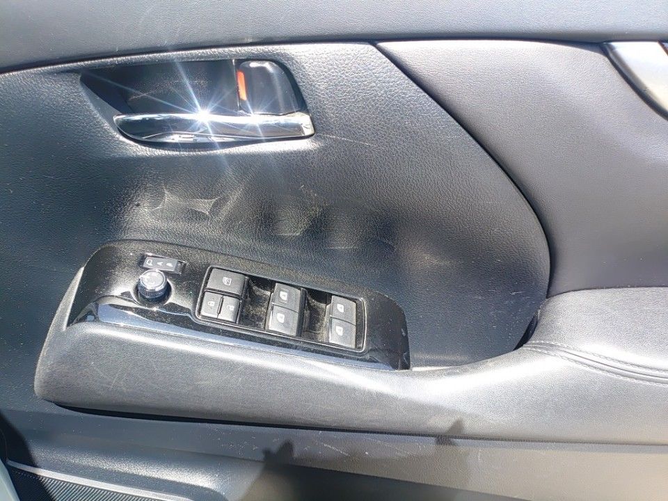 2015 Toyota Alphard auction photo 14