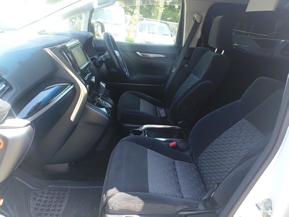 2015 Toyota Alphard auction photo 16