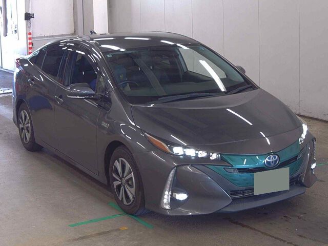 2017 Toyota Prius PHEV Aレザーパッケージ Japan auction vehicle