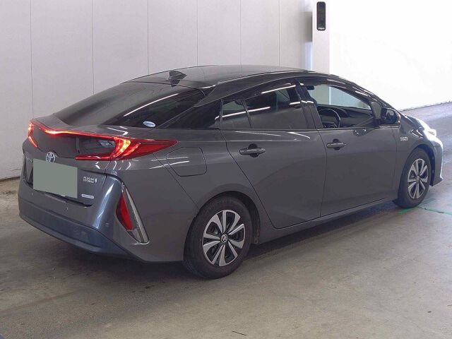 2017 Toyota Prius PHEV Aレザーパッケージ auction photo 5