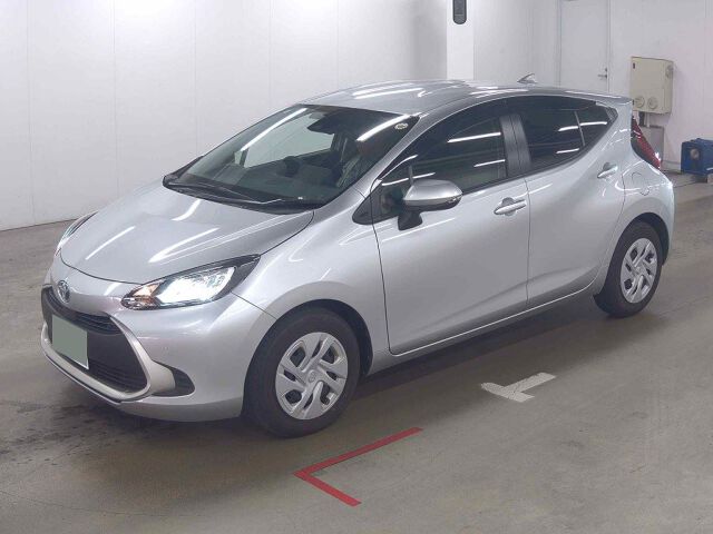 2024 Toyota Aqua G auction photo 4