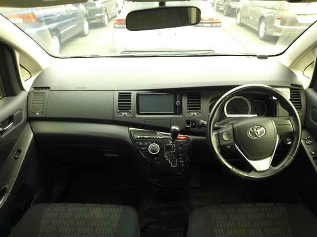 2013 Toyota Isis プラタナVセレクション auction photo 8