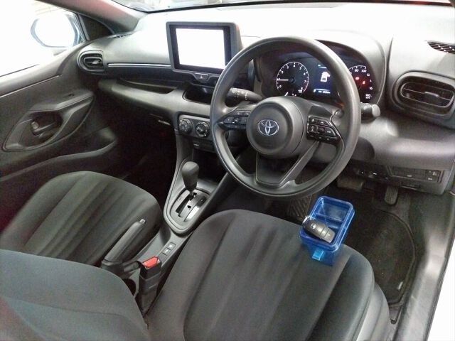 2024 Toyota Yaris X 4WD auction photo 3